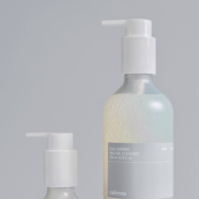 Нежная гель-пенка для умывания с комплексом церамидов Celimax Dual Barrier Mild Gel Cleanser Нежная гель-пенка для умывания с комплексом церамидов Celimax Dual Barrier Mild Gel Cleanser