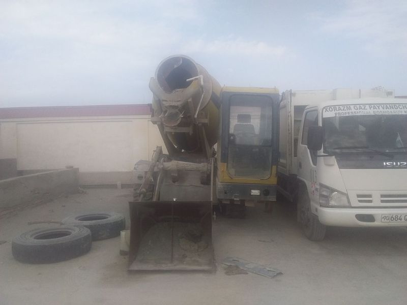 Maxsus texnika. Beton qorgich Carmix QGMC J 3500