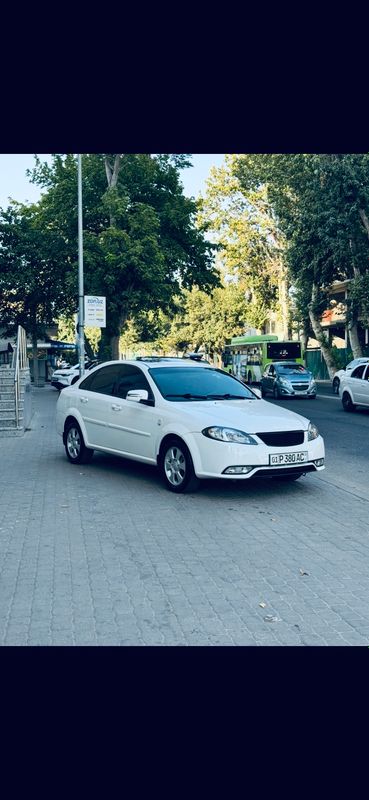 Jentra oq. Idyal mers salon qilingan.A/T