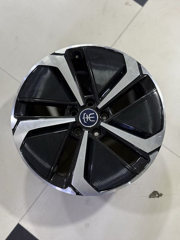 BYD SONG L R20 raznoshirokiy BYD SONG L R20 raznoshirokiy