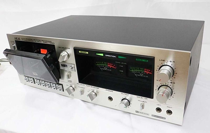 Одна из лучших кассетных стрелочных дек AKAI GXC-735 Одна из лучших кассетных стрелочных дек AKAI GXC-735