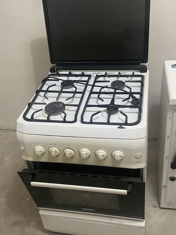 Gaz plita sotiladi Gaz plita sotiladi