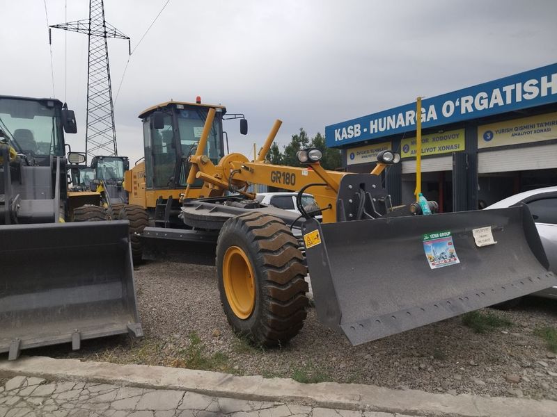 Грейдер XCMG Gr180 Грейдер XCMG Gr180