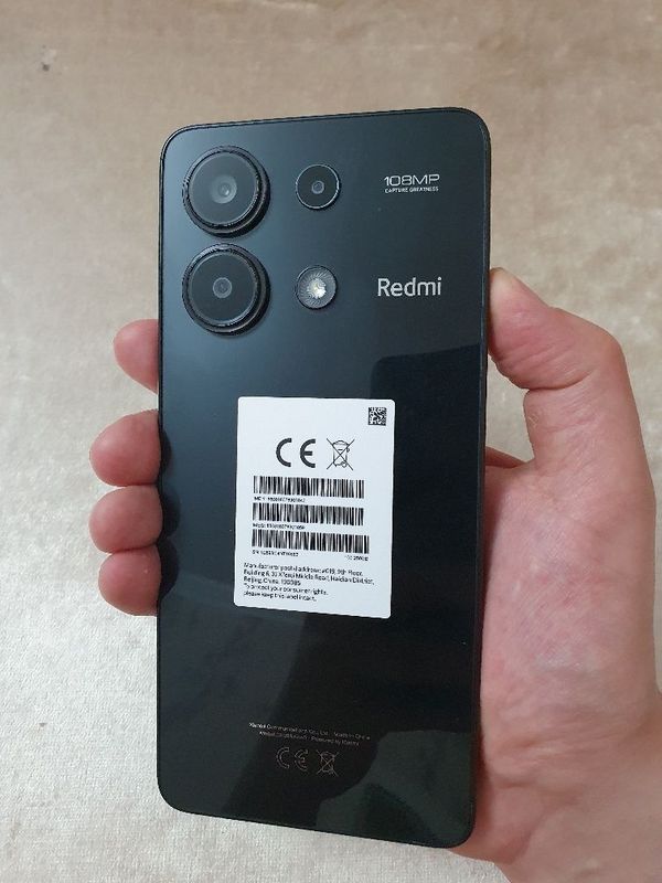 Srochna sotiladi Xiaomi Redmi Note 13 8+4/256Gb Black Orginal Srochna sotiladi Xiaomi Redmi Note 13 8+4/256Gb Black Orginal
