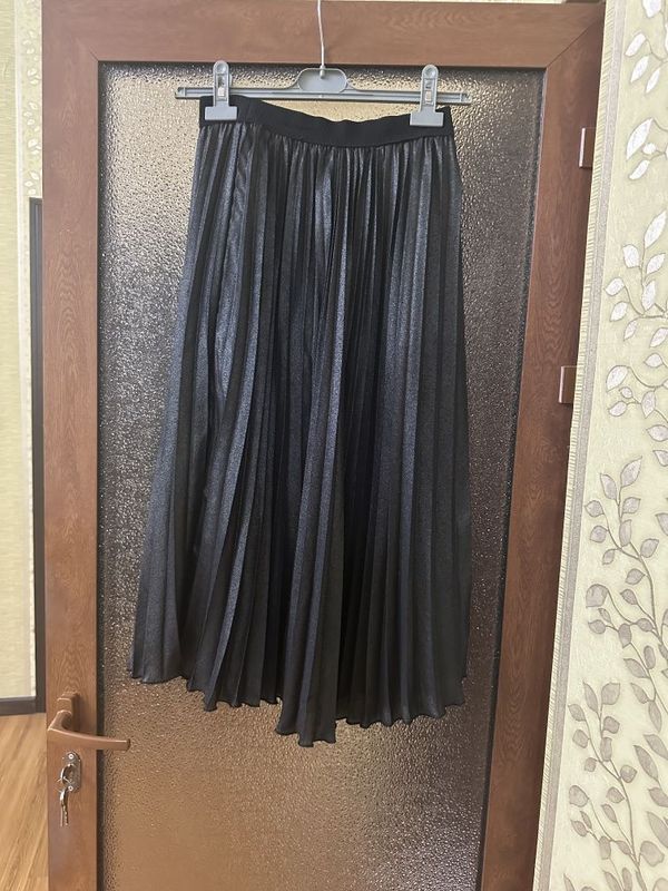Юбка плиссе с блеском от H&M Юбка плиссе с блеском от H&M