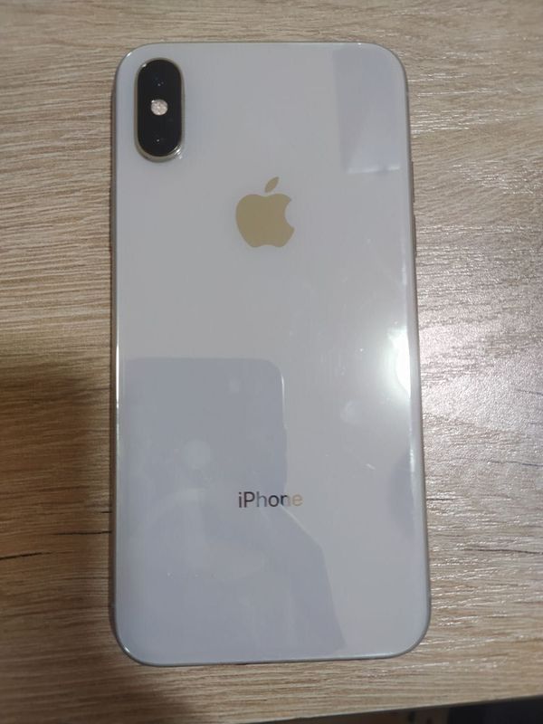 Iphone Xs sotiladi Iphone Xs sotiladi