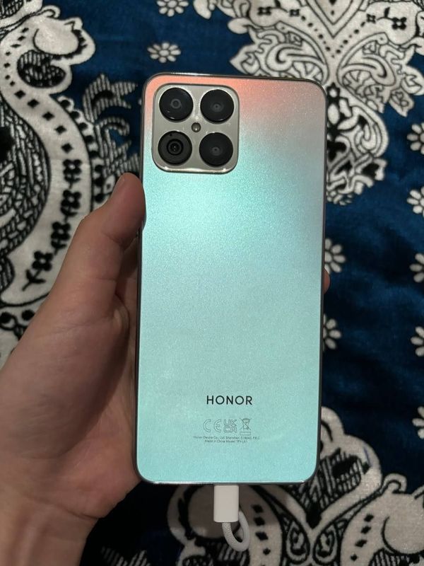 Honor X8 A modeldagi telefon