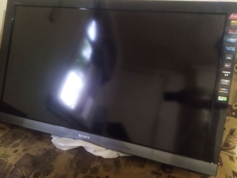 Срочно продаётся телевизор sony