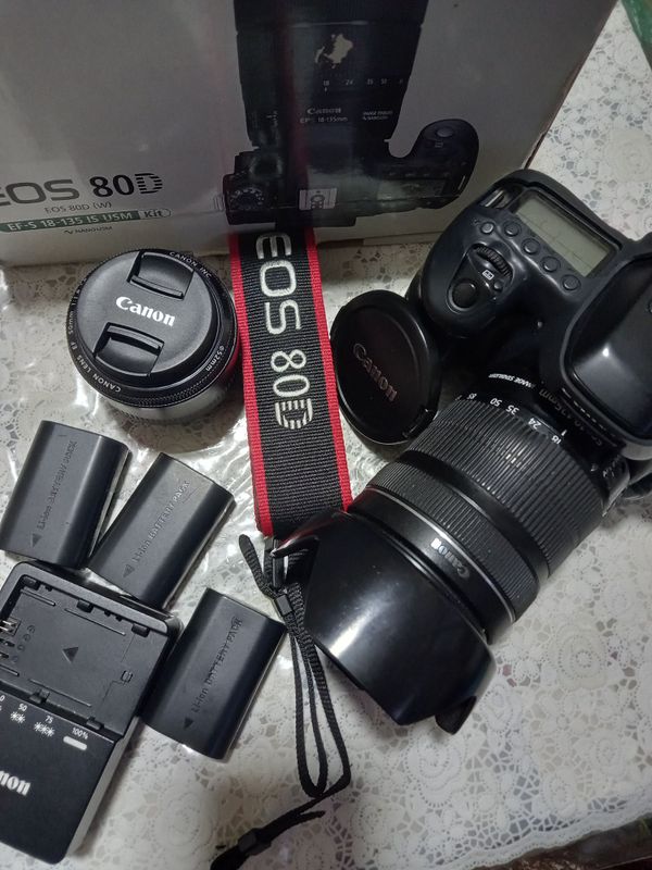 Canon 80 d holati klas 3ta batarika, 64 xotirachip,chixol remen (tasma Canon 80 d holati klas 3ta batarika, 64 xotirachip,chixol remen (tasma