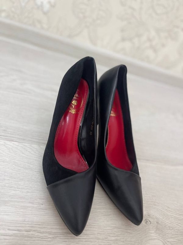 Tufli qora kabluk 9,5 sm Tufli qora kabluk 9,5 sm