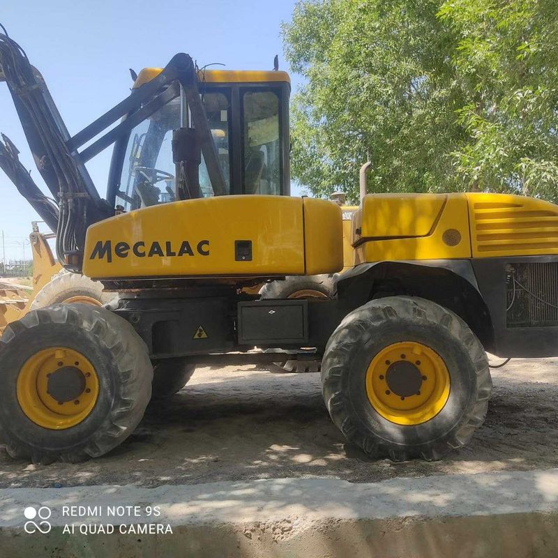 Excavator Mecalac