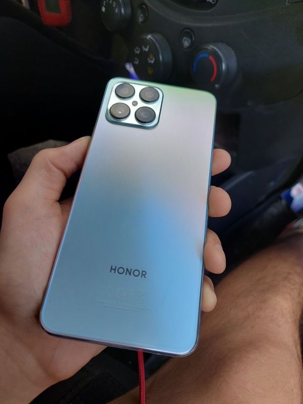 Продаётся Honor x8 или обмен на iPhone x