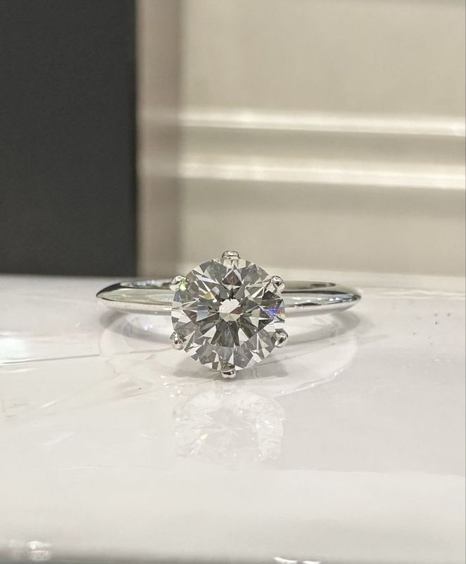 NEW Кольцо с Бриллиантом 1,17 ct. J/VS2