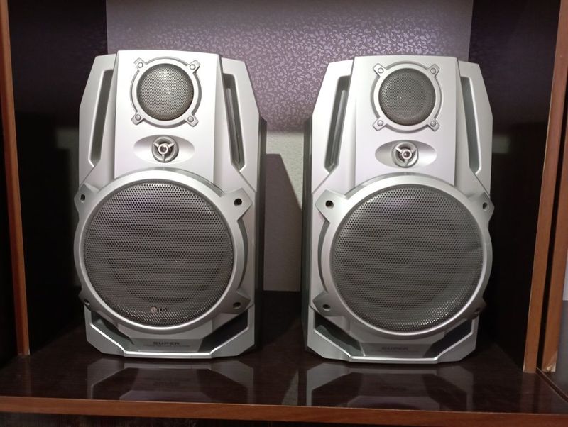Muzikalni sentir LG kalonkalari faqat Muzikalni sentir LG kalonkalari faqat