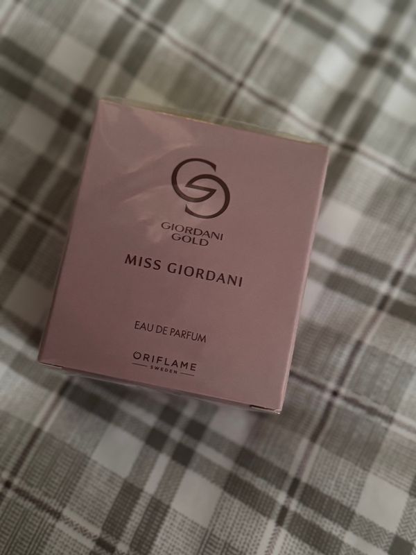 Miss GIORDANI Miss GIORDANI