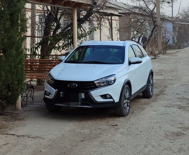 Lada vesta sw cross