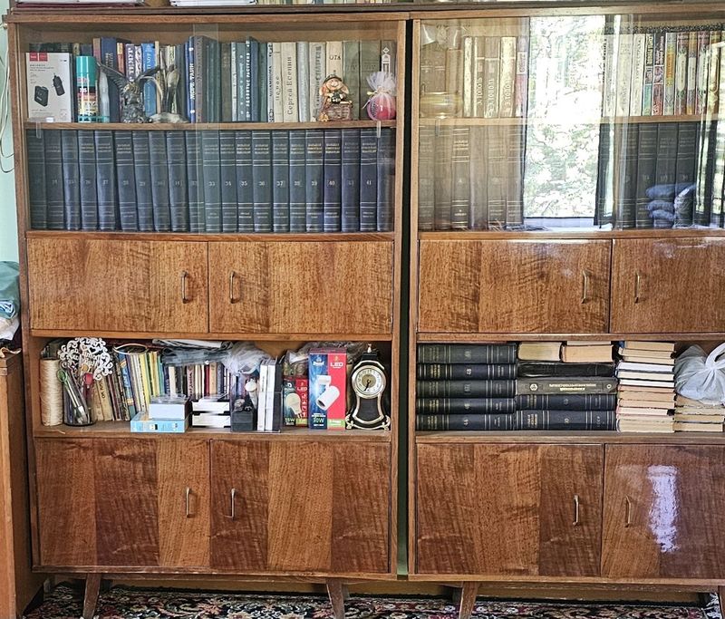 Книжный шкаф, китоблар учун шкаф Книжный шкаф, китоблар учун шкаф