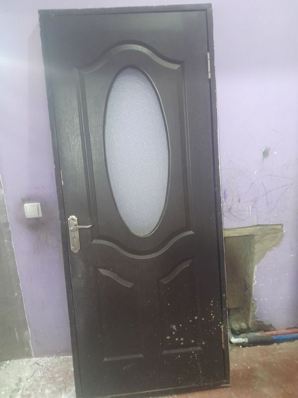 Eshiklar sotiladi Eshiklar sotiladi