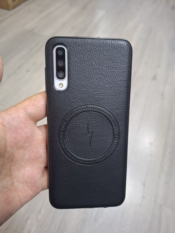 Samsung Galaxy A50 4/64GB usulenniy batareyka qo'yilgan dual sim Samsung Galaxy A50 4/64GB usulenniy batareyka qo'yilgan dual sim