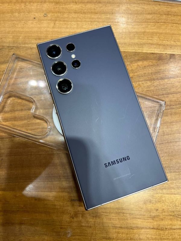 Samsung s 24 ultra 256gb в идеальном состоянии Samsung s 24 ultra 256gb в идеальном состоянии