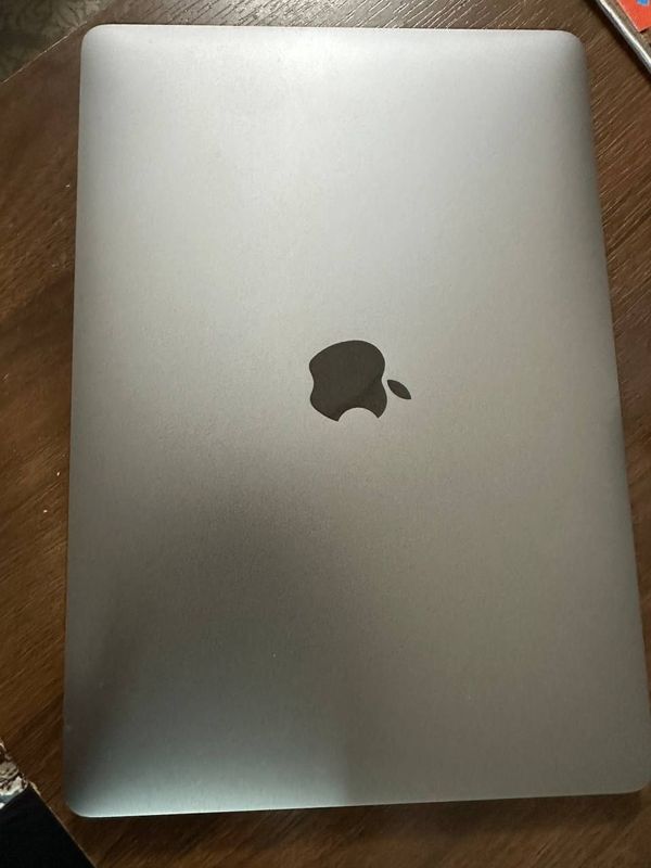 MacBook Air M1, Xolati ideal, aybi yoq 1000% MacBook Air M1, Xolati ideal, aybi yoq 1000%