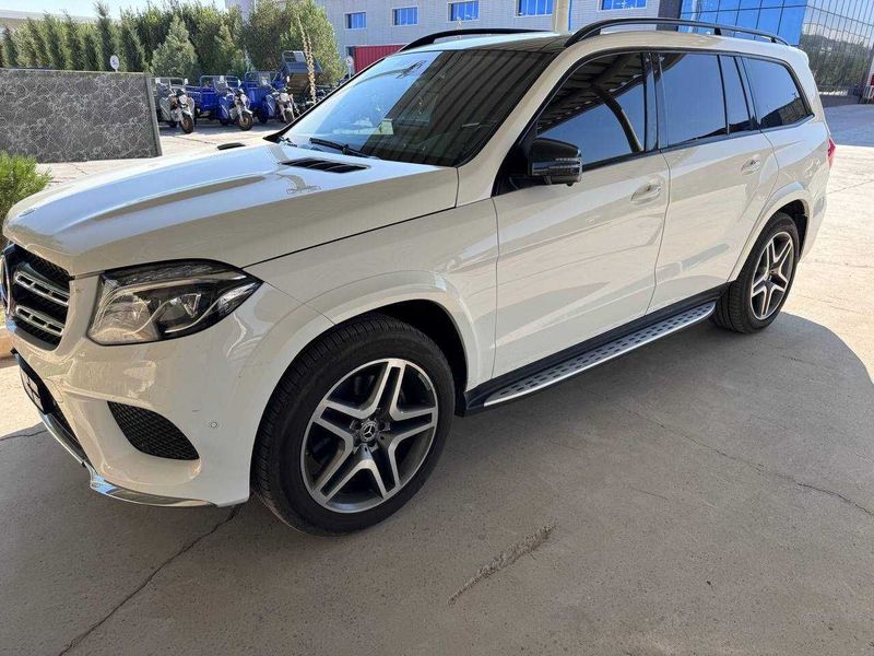 Mersedes benz GLS400