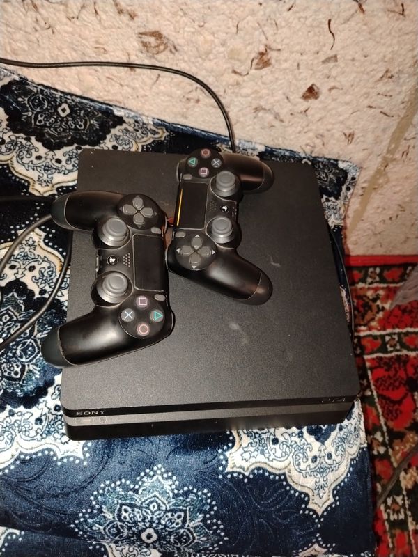 Ps4 1 terabaytlik 2 джойстик бор Ps4 1 terabaytlik 2 джойстик бор
