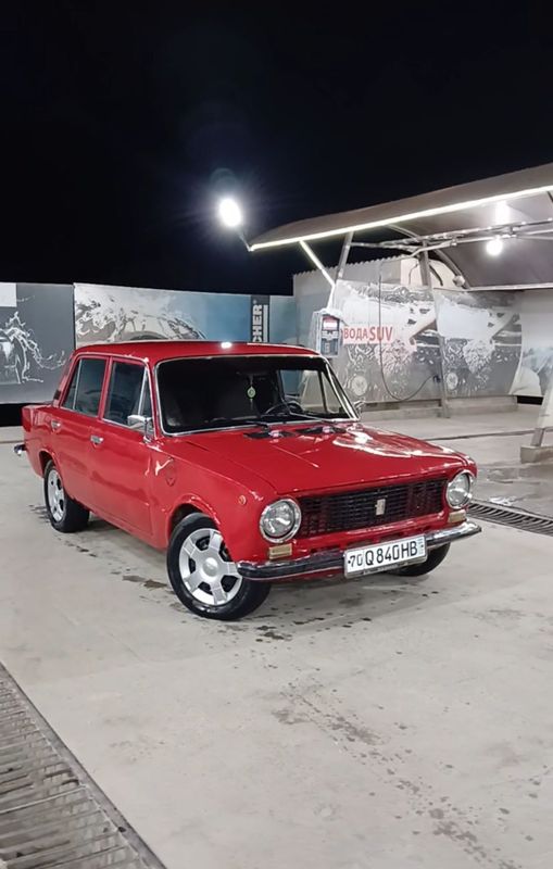Vaz 21011 sotiladi Vaz 21011 sotiladi