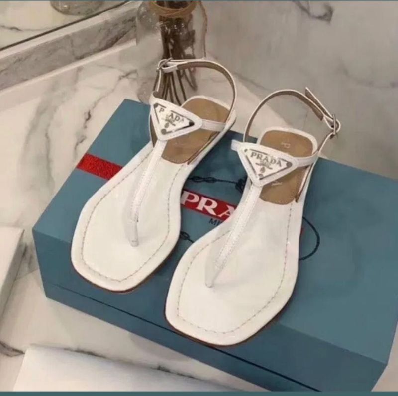 Skidka 50%Prada sandal razmer 39 malomerka skidka 50%