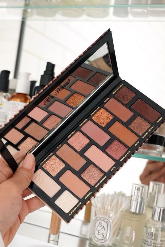Палетка теней Too faced