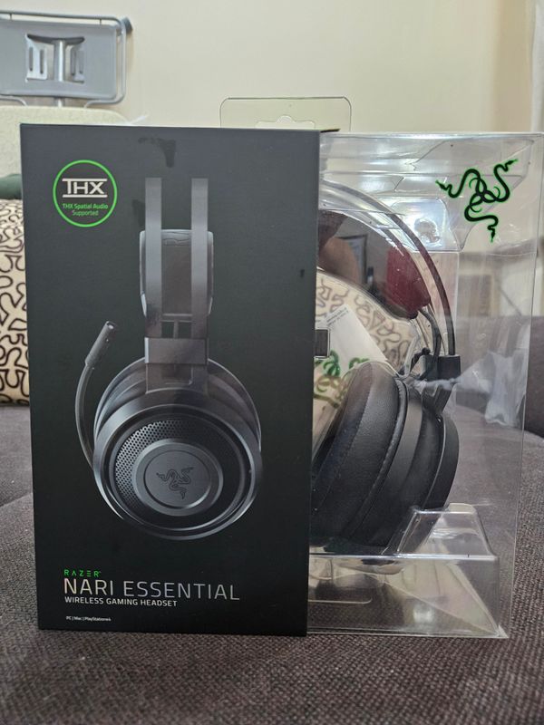Наушники Razer Nari Essential, среднее состояние Наушники Razer Nari Essential, среднее состояние