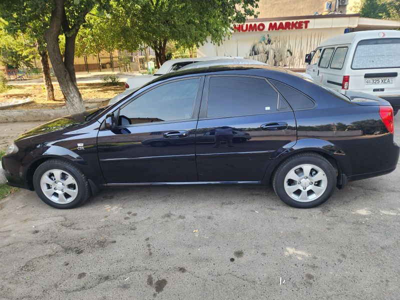 Chevrolet. Jentra 3 poz Chevrolet. Jentra 3 poz