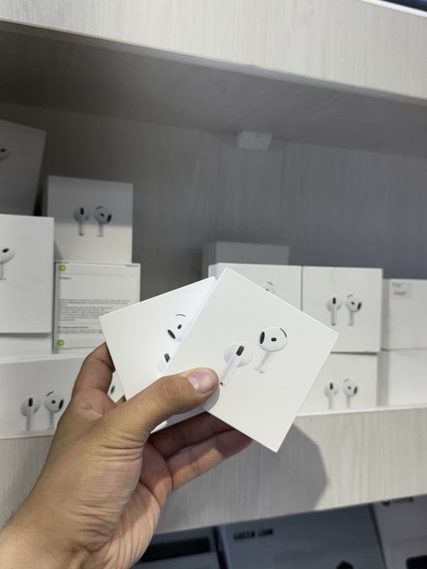 Air Pods 4 (Anc) Air Pods 4 (Anc)