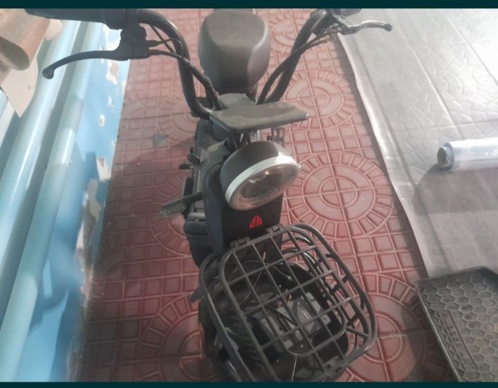 skuter yengide unaqa ko'p yurmagn. skuter yengide unaqa ko'p yurmagn.