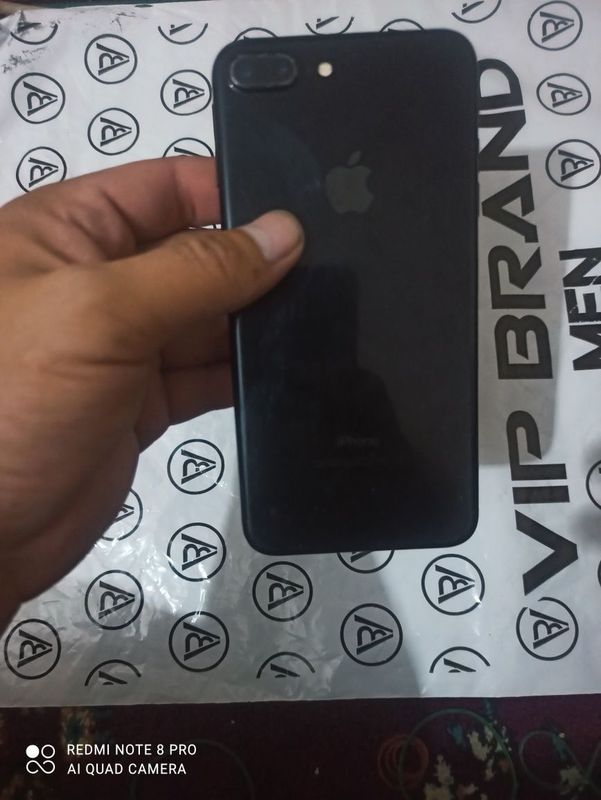 iPhone 7 plus Jett black 128 gb srochna iPhone 7 plus Jett black 128 gb srochna