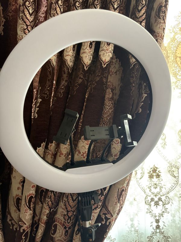 Shtativ + lampa + pult. Srochna sotiladi
