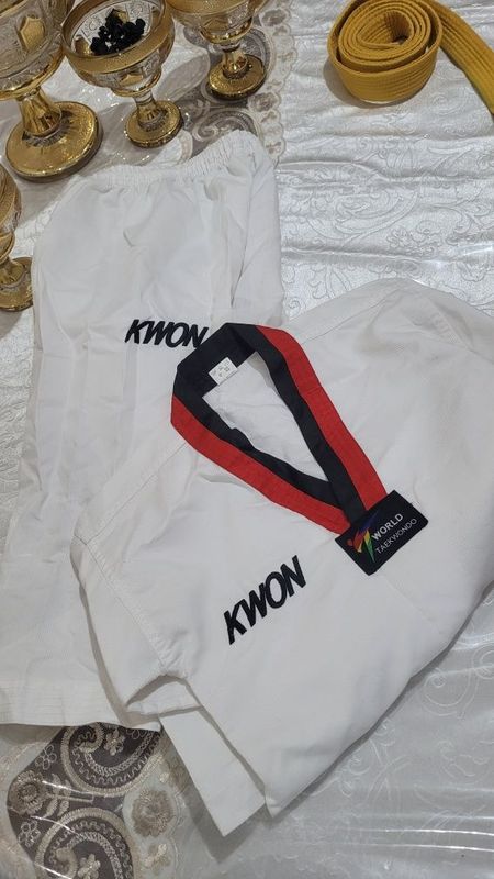Taekwondo uchun mahsus kiyim Taekwondo uchun mahsus kiyim