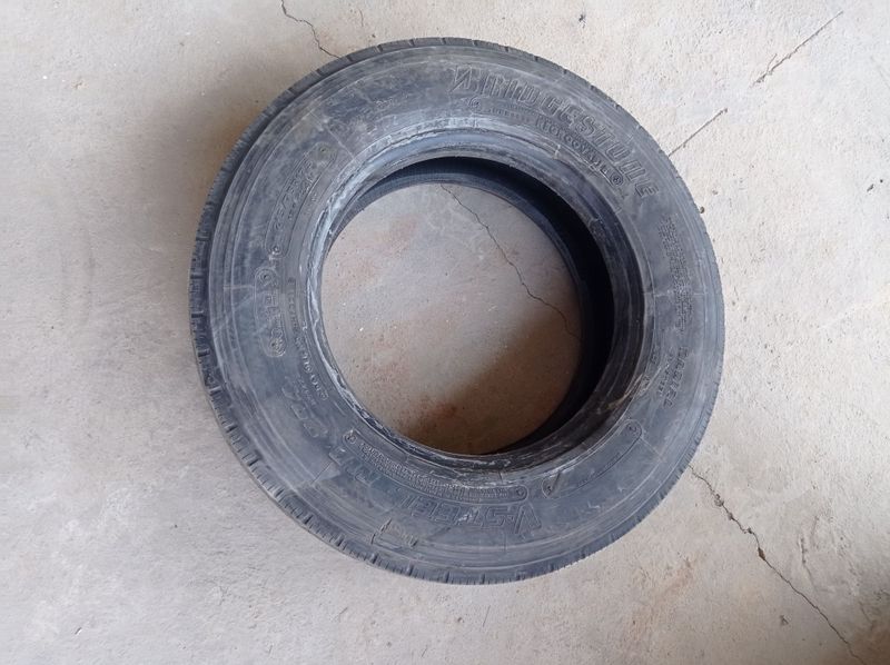 ISUZU ga balon sotiladi BRISTONE balon 215 /75 /17.5 ISUZU ga balon sotiladi BRISTONE balon 215 /75 /17.5