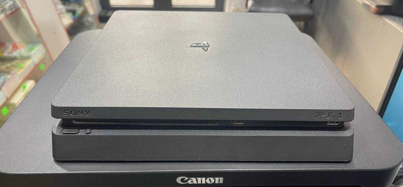 Ps4 slim 1tb + два джойстика Ps4 slim 1tb + два джойстика