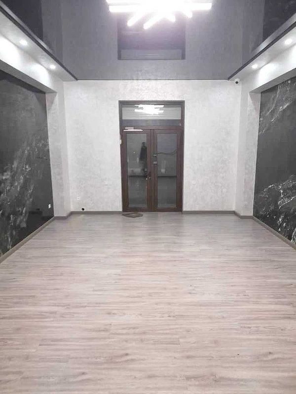Офис в центре, Шастри, 120м2, 5 кабинетов, вдоль дороги Офис в центре, Шастри, 120м2, 5 кабинетов, вдоль дороги
