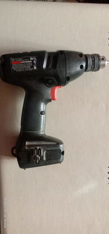 Дрель black and decker 6v