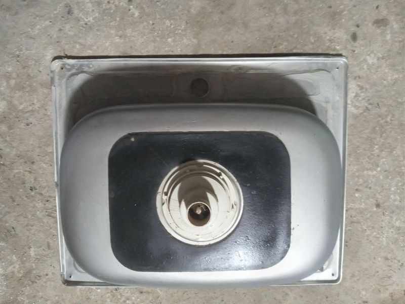 Rakvina sotiladi Rakvina sotiladi