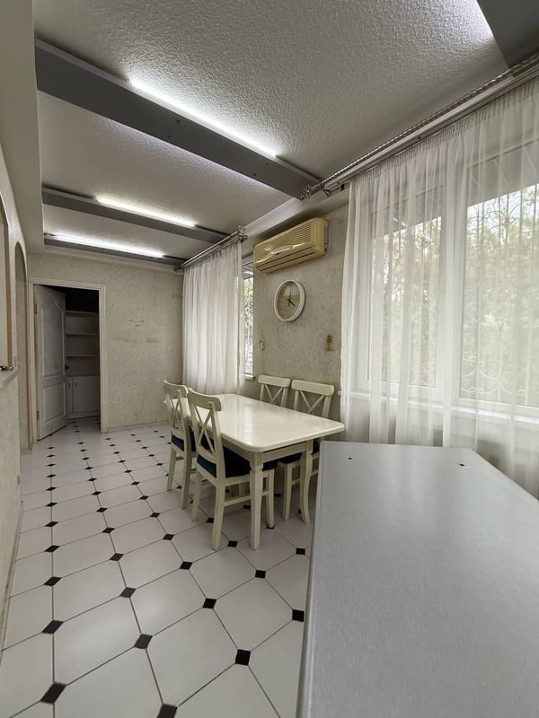 Продается 3х ком квартира на ул. Нукусской, ор-р: пос-во России, 70 м² Продается 3х ком квартира на ул. Нукусской, ор-р: пос-во России, 70 м²