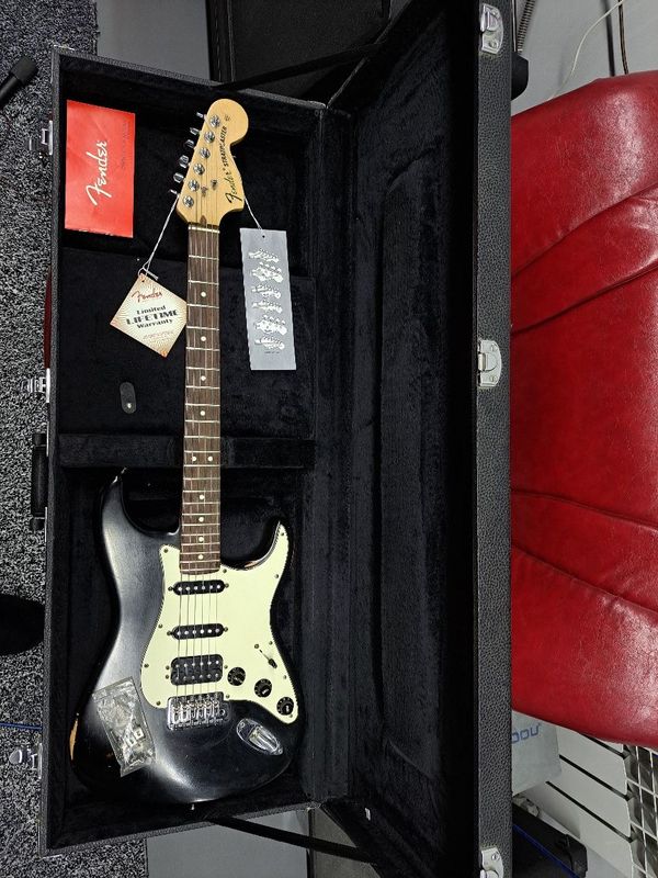 Продам Fender stratocaster USA