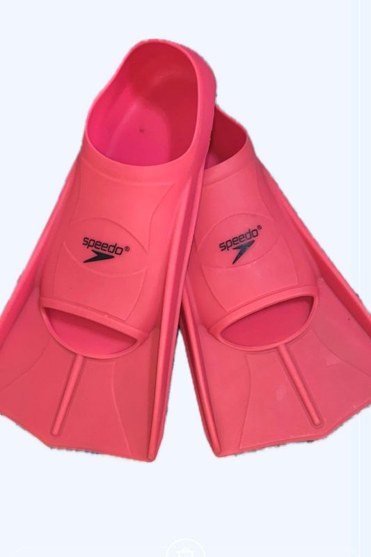 Speedo S-size suzgich sotiladi 35-36 razmer(22sm) Speedo S-size suzgich sotiladi 35-36 razmer(22sm)