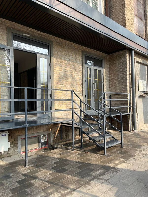 Быв Урицкого Школа 43 | 75кв - нежилое помещение вдоль дороги Аренда Быв Урицкого Школа 43 | 75кв - нежилое помещение вдоль дороги Аренда