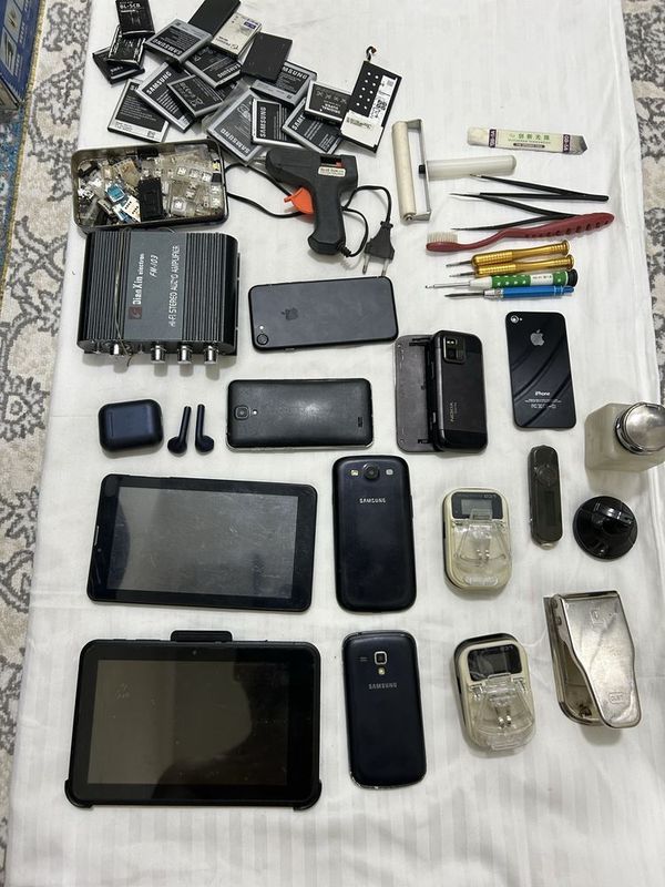 Har hil telefon zapchastlari, ishlatsa boladi Har hil telefon zapchastlari, ishlatsa boladi