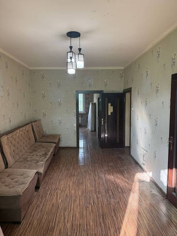 Продаётся Учтепа 11 2комн.в 3. 2этаж. Продаётся Учтепа 11 2комн.в 3. 2этаж.