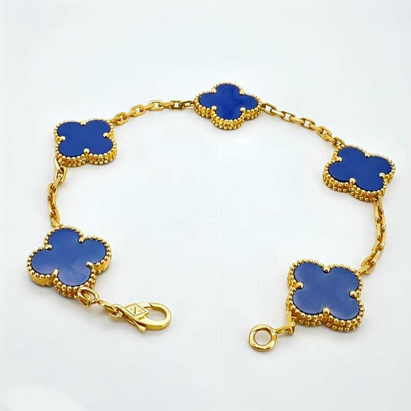 Золотой браслет в стиле Van Cleef & Arpels 750 пробы Золотой браслет в стиле Van Cleef & Arpels 750 пробы