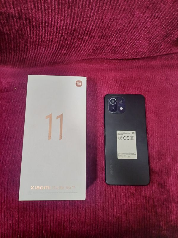 Xiaomi Mi 11 Lite telefoni satiladi taza bari jeri aybi joq